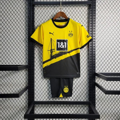 Dortmund-Heimset 2023/2024 (Trikot + Shorts) in Kindergröße