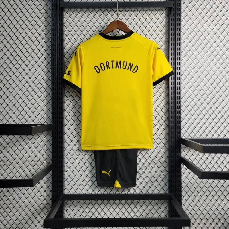 Dortmund-Heimset 2023/2024 (Trikot + Shorts) in Kindergröße