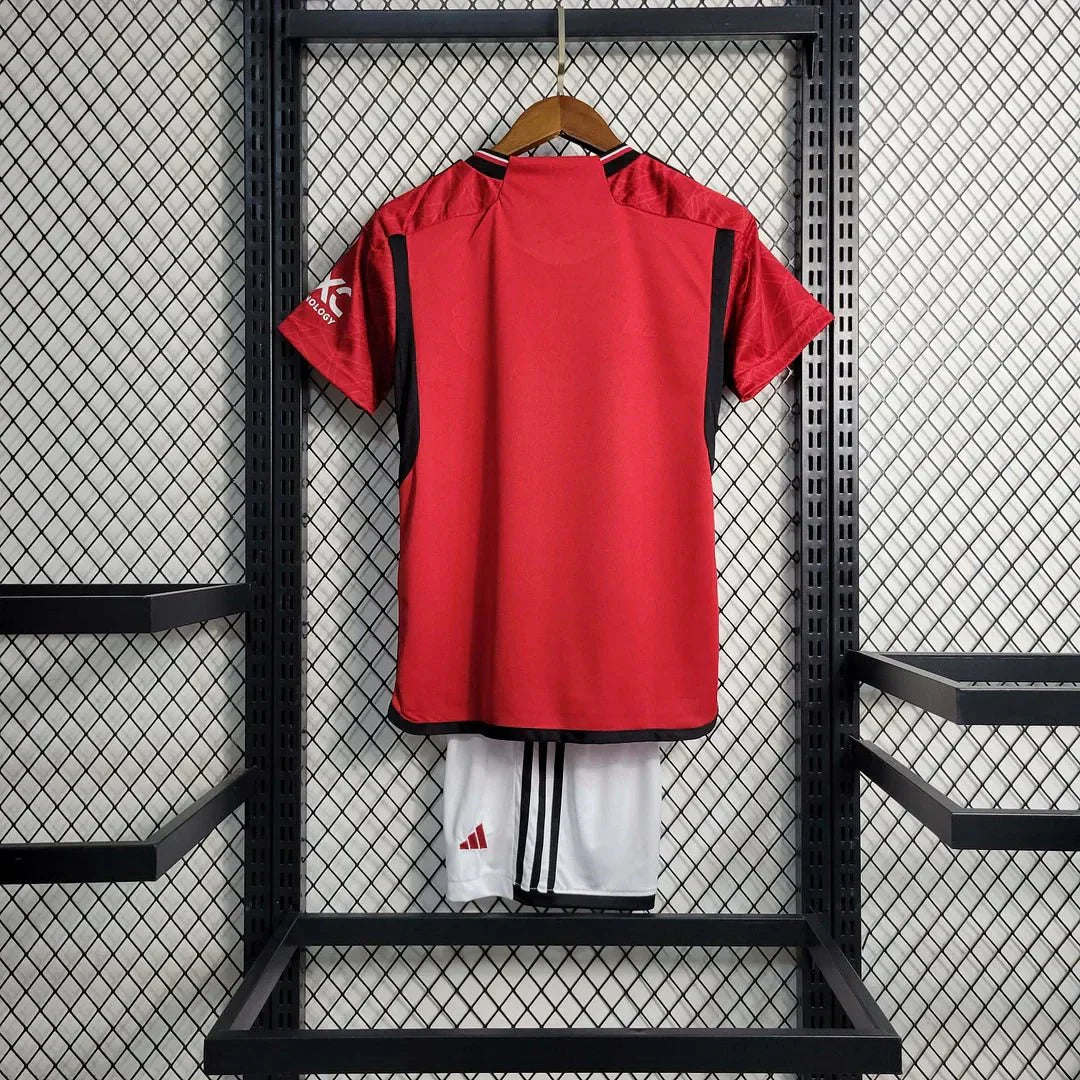 2023/2024 Manchester United Heimfußballset (Trikot + Shorts)