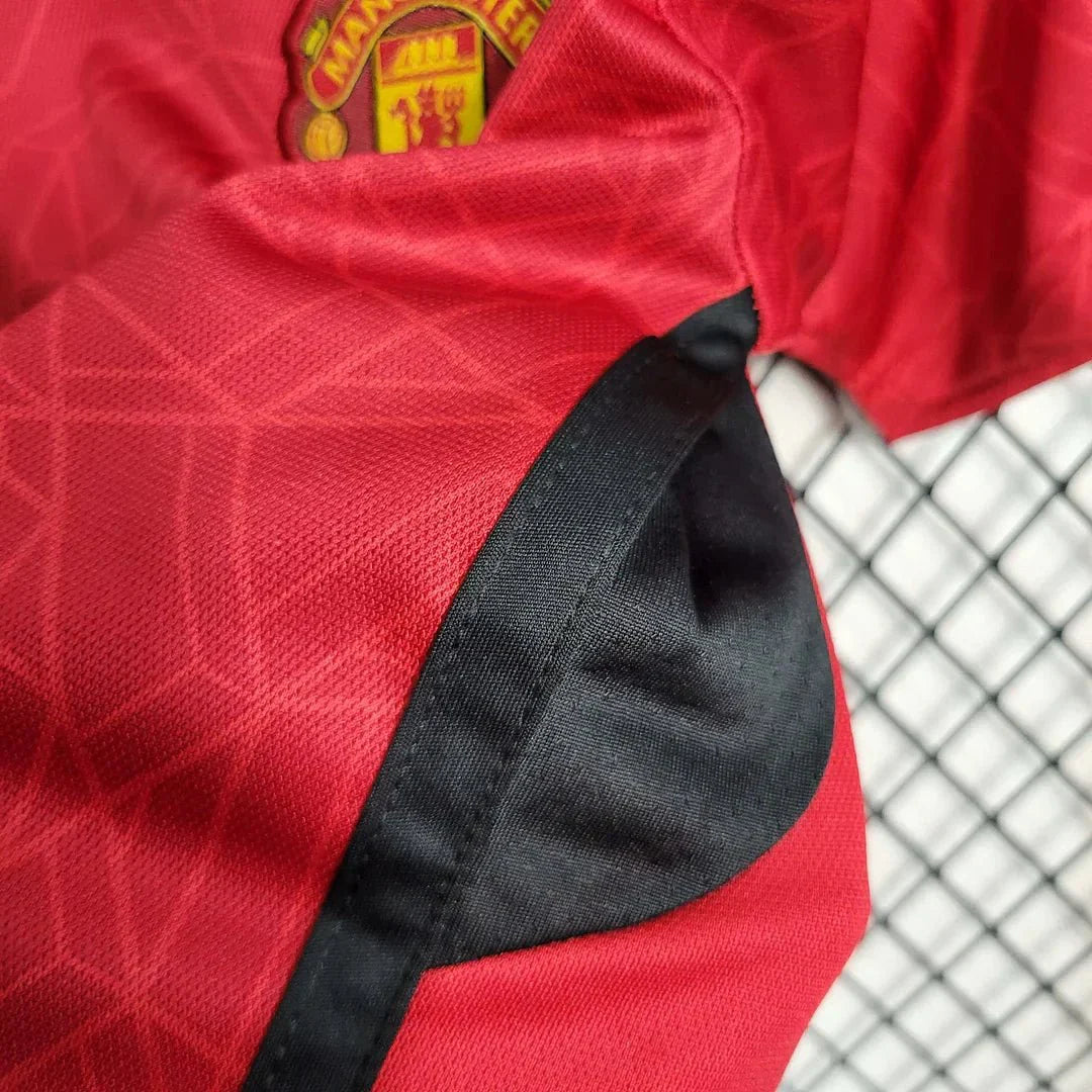 2023/2024 Manchester United Heimfußballset (Trikot + Shorts)